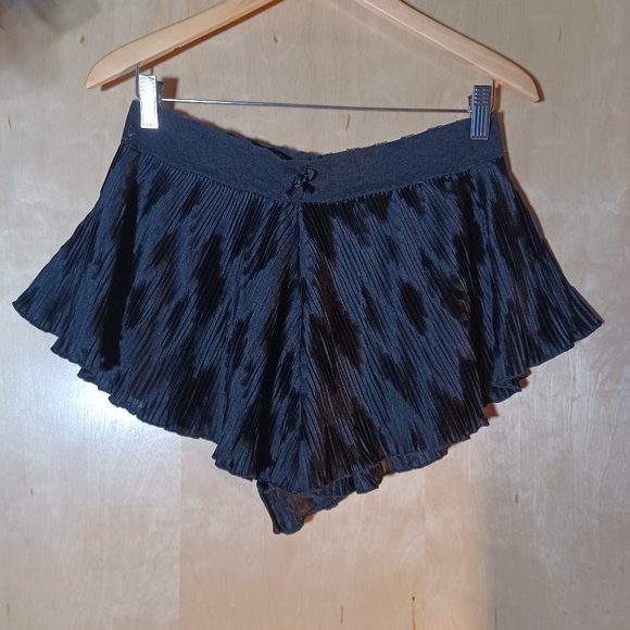 ILUSION VINTAGE 2PC Black Camisole and Shorts Set_Size Medium - Picture 5 of 10